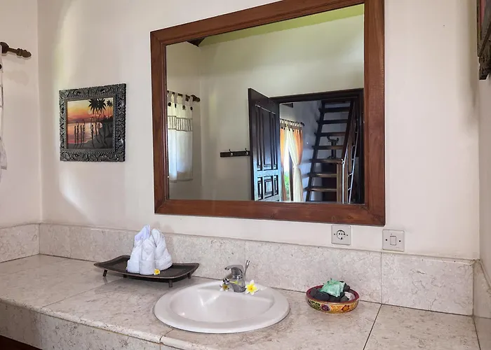 Apa Kabar Villas
